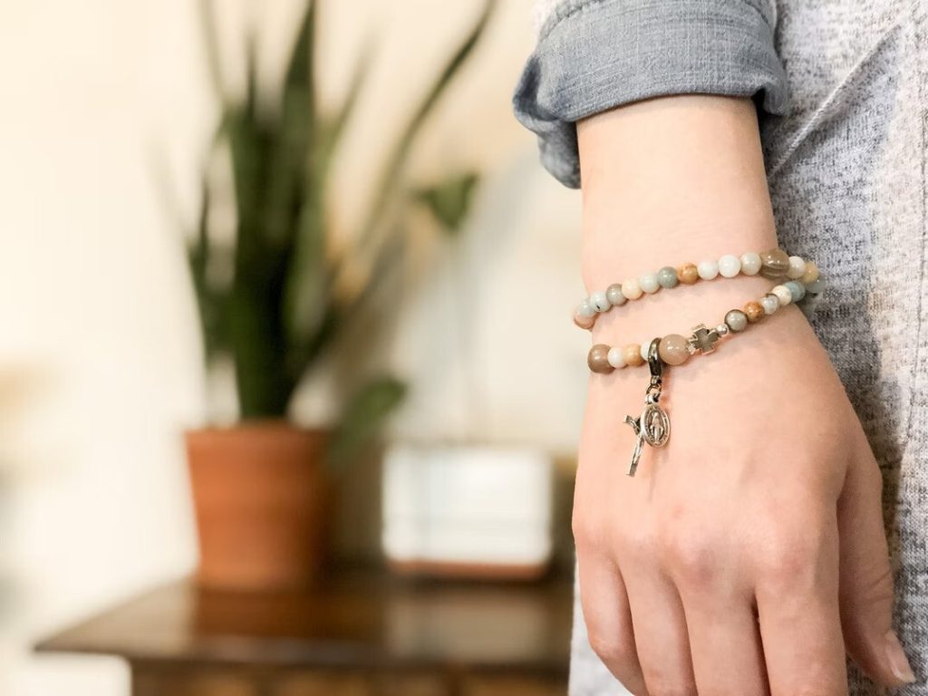 how-to-wear-rosary-as-bracelet-on-hand-get-fashion-today